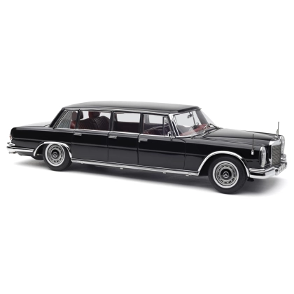 Zdjęcie Limuzyna Mercedes-Benz 600 Pullman