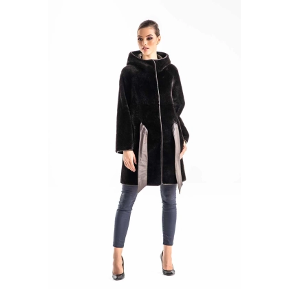 Picture Fashionable and feminine merino fur coat - A&A Vesa