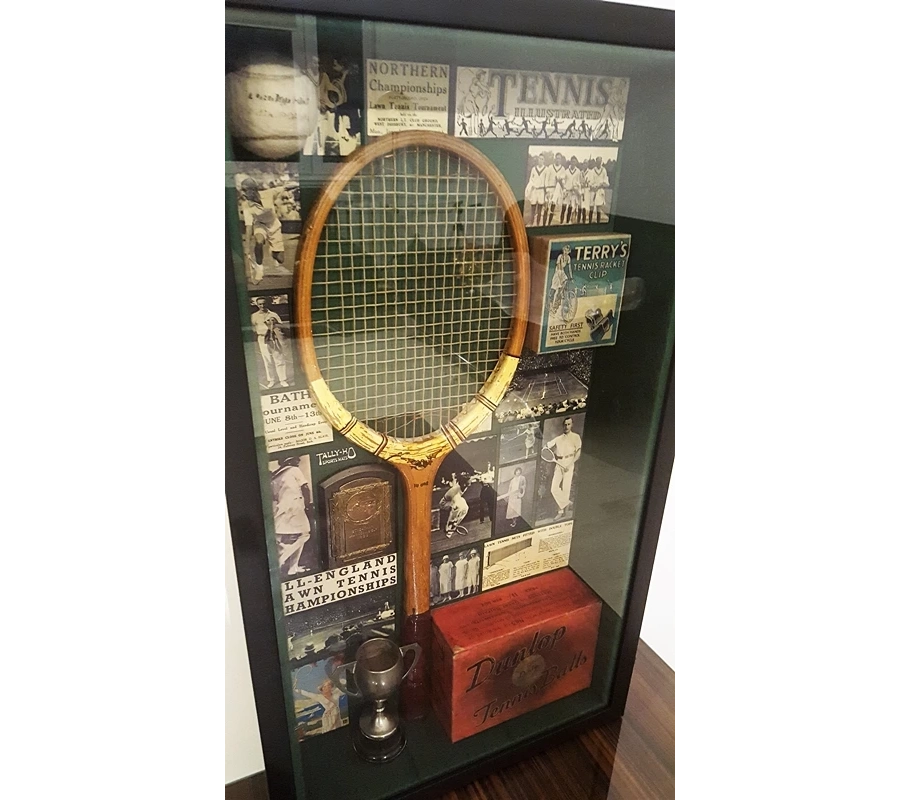 Bild 3 Antiker Tennisschläger