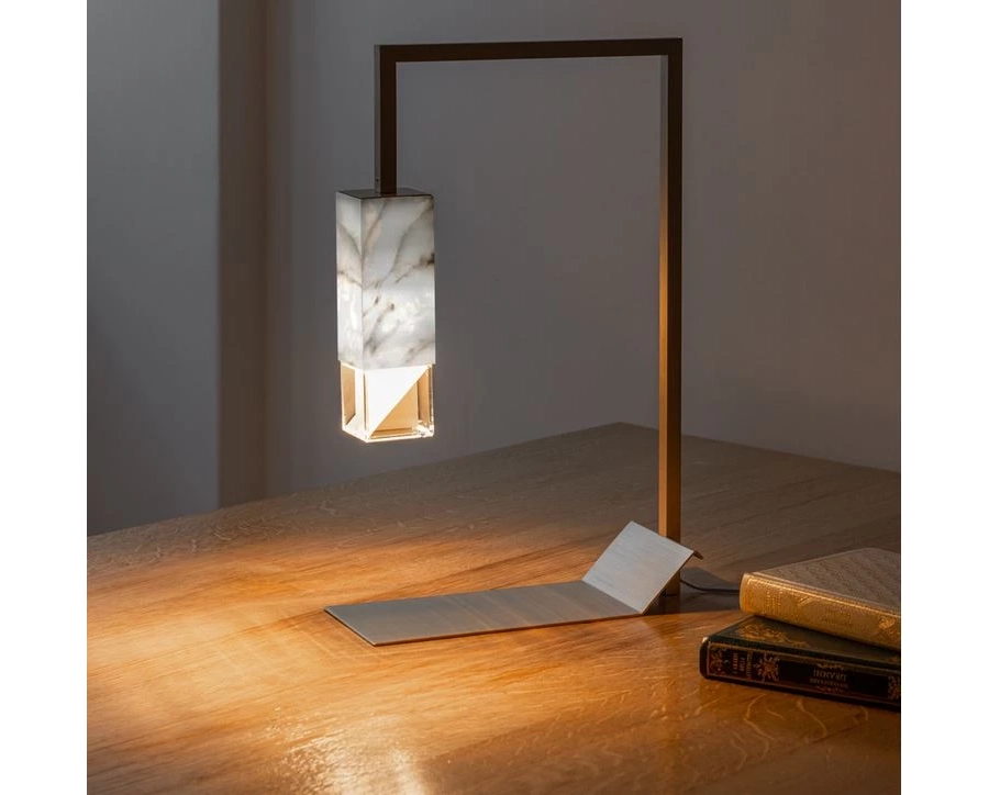 Bild 3 Elegante Tischlampe mit Marmoroberfläche