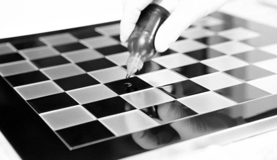 picture 2 Mahogany chess board