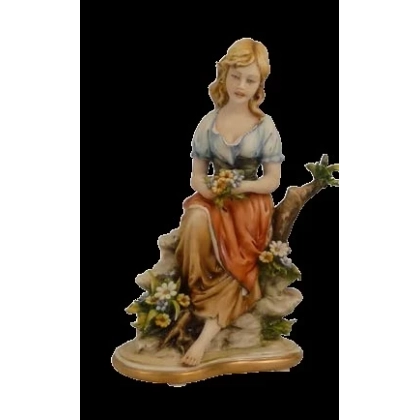 Zdjęcie Figurka wiosenna z porcelany
