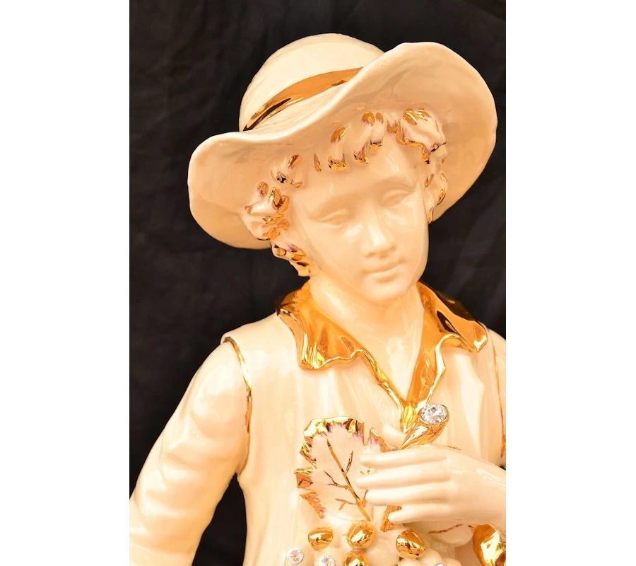 picture 1 Luxurious ceramic decoration