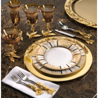 Picture An exclusive set of tableware