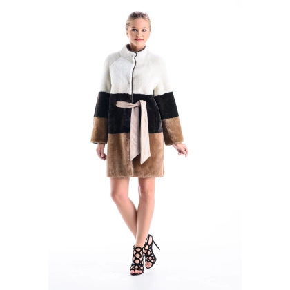 Picture Elegant and feminine mouton fur coat - A&A Vesa