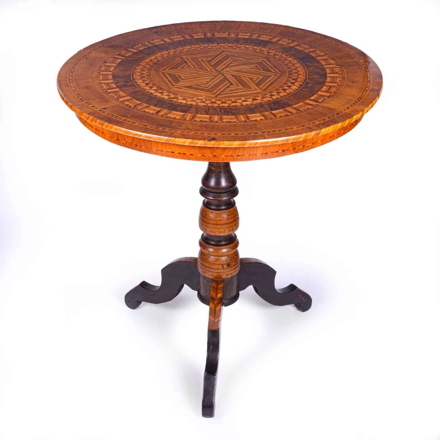 picture 1 Antique round coffee table, inlaid and veneered