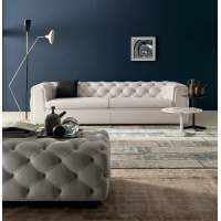Zdjęcie Charakterystyczna sofa wykonana we Włoszech