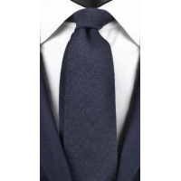Picture Beautiful, woolen tie in a dark color